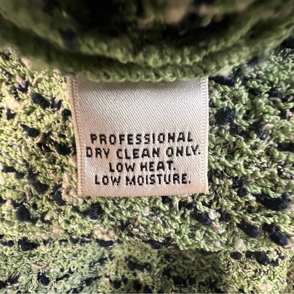 St John Collection Boucle` Knit Skirt 6 - Picture 5 of 5